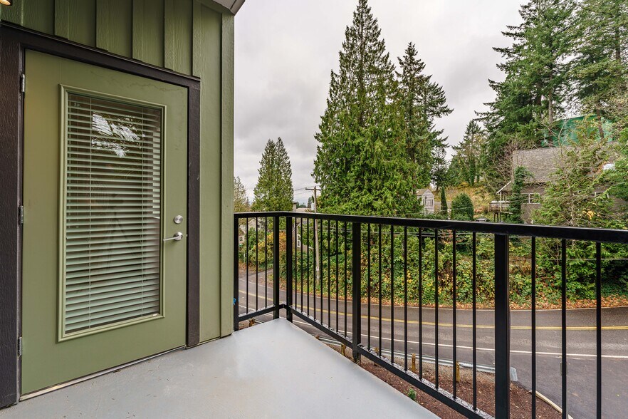 More Photos Of 1311 SW Gibbs St, Portland Apartments For Sale