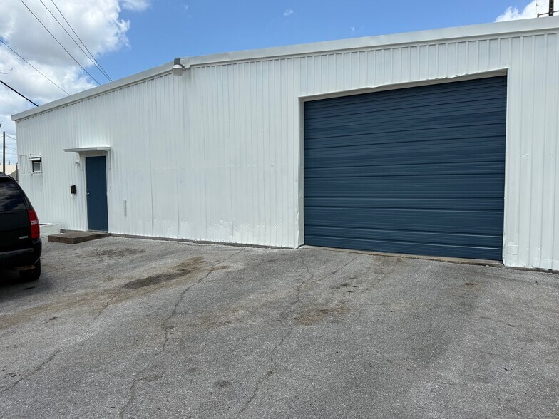 Primary Photo Of 6625-6645 Rupley Cir, Houston Warehouse For Lease