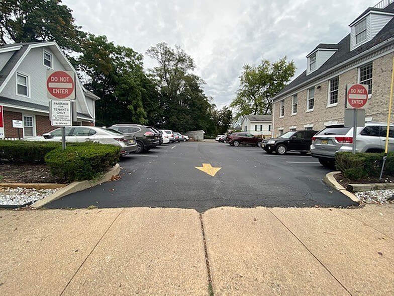 More Photos Of 345 Kinderkamack Rd, Westwood Office For Sale