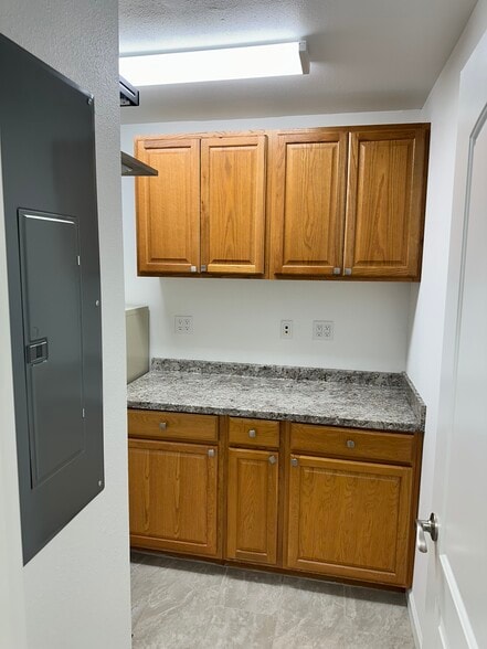 More Photos Of 1818 Grand Canal Blvd, Stockton Office For Lease