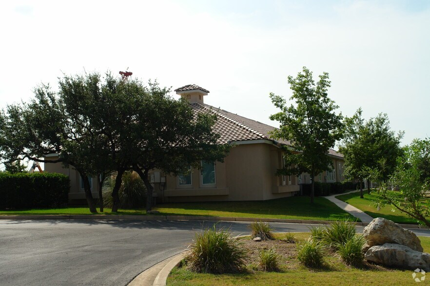 More Photos Of 19222 Stonehue, San Antonio Medical For Lease