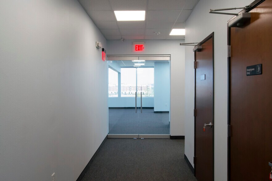 More Photos Of 1220 W Trinity Mills Rd, Carrollton Office Residential For Lease