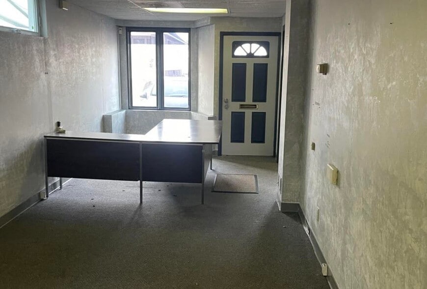 More Photos Of 606 Michigan Ave, Schenectady Storefront For Sale