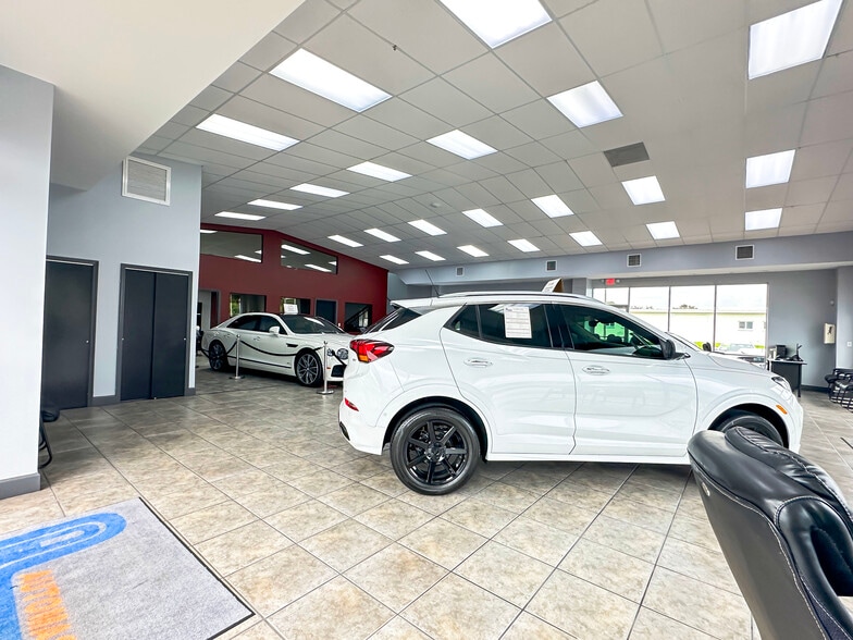 More Photos Of 875 N Cocoa Blvd, Cocoa Auto Dealership For Sale