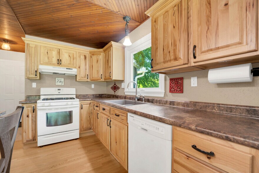 More Photos Of W12203 Highway 23, Ripon Auto Repair For Sale