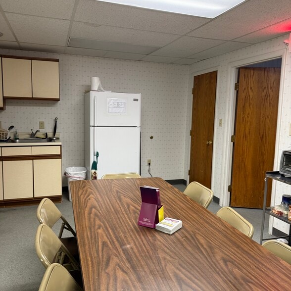 More Photos Of 3 Parkside Ct, Utica Medical For Lease
