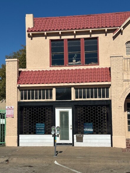 More Photos Of 815 W Jefferson Blvd, Dallas General Retail For Lease