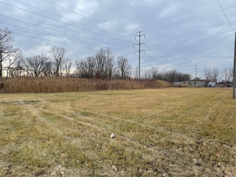 More Photos Of 28530 Reynolds St, Inkster Manufacturing For Sale