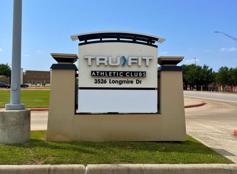 More Photos Of 3526 Longmire Dr, College Station Medical For Lease