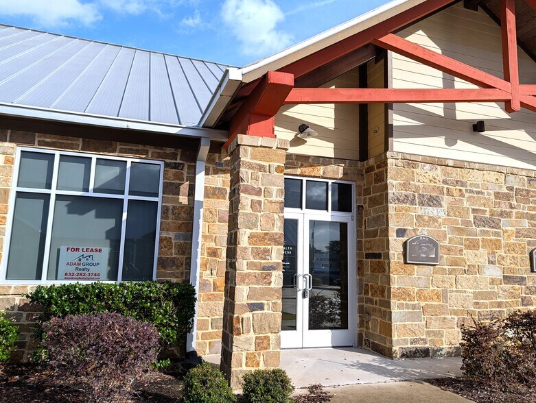 More Photos Of 5757 Flewellen Oaks Ln, Fulshear Business Park For Lease