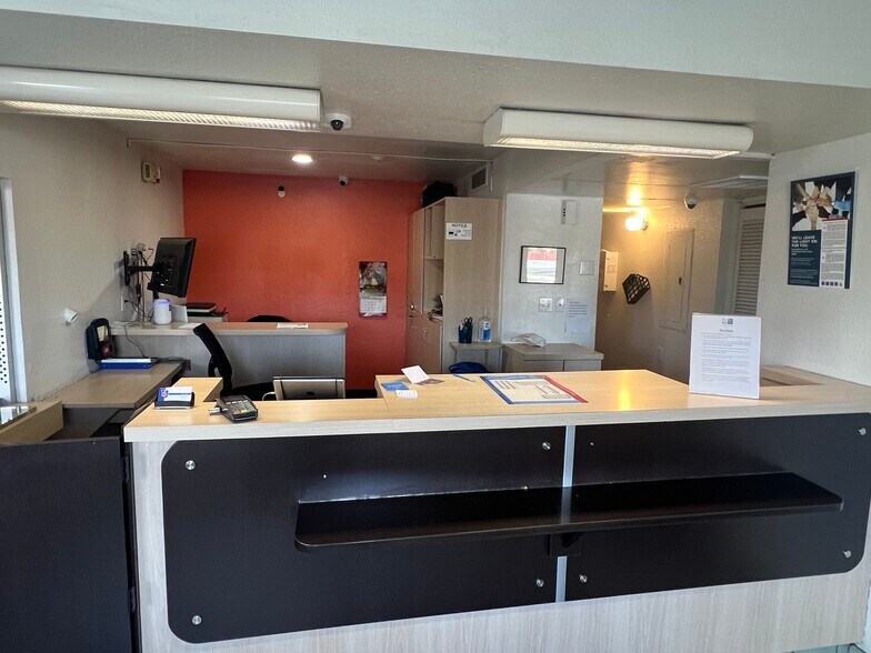 More Photos Of 1785 S Main St, Yreka Hospitality For Sale