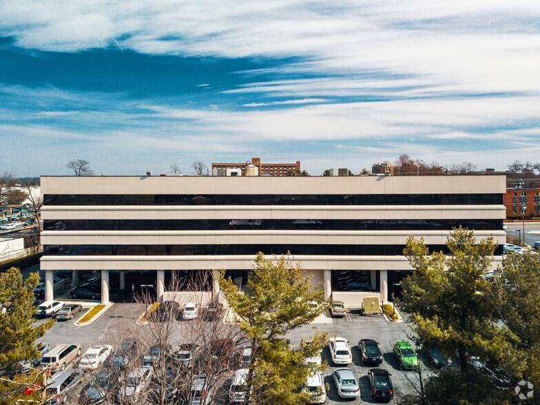 More Photos Of 438 N Frederick Ave, Gaithersburg Medical For Sale