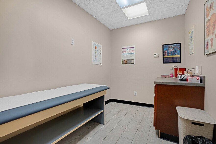 More Photos Of 1740 Oak Tree Rd, Edison Medical For Sale