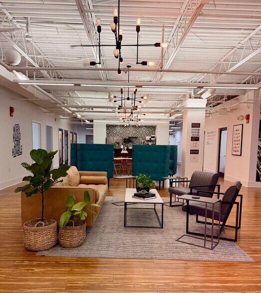 More Photos Of 950 N Washington St, Alexandria Coworking Space