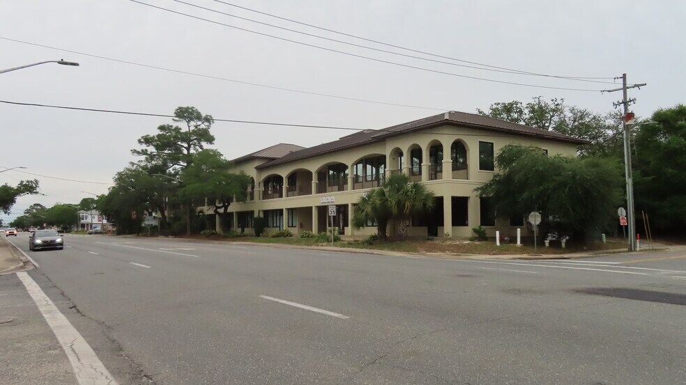 Primary Photo Of 139 Beal Pky SE, Fort Walton Beach Office For Lease
