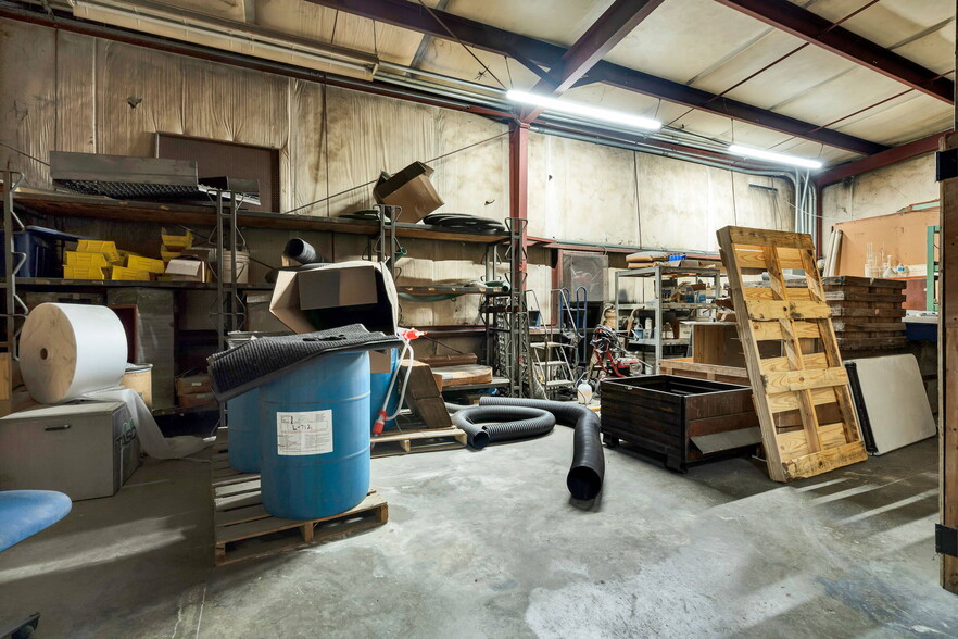 More Photos Of 2450 Riverside Drive, Chattanooga Warehouse For Sale