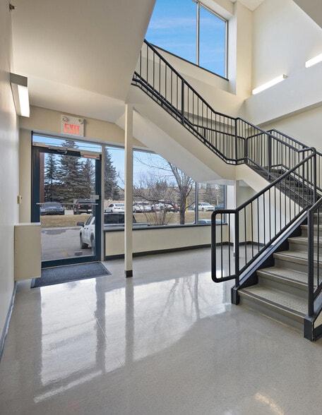 More Photos Of 7236 10th St NE, Calgary Flex For Sale