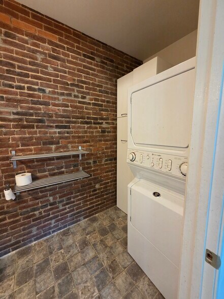 More Photos Of 108 S Market St, Ligonier Township Freestanding For Sale