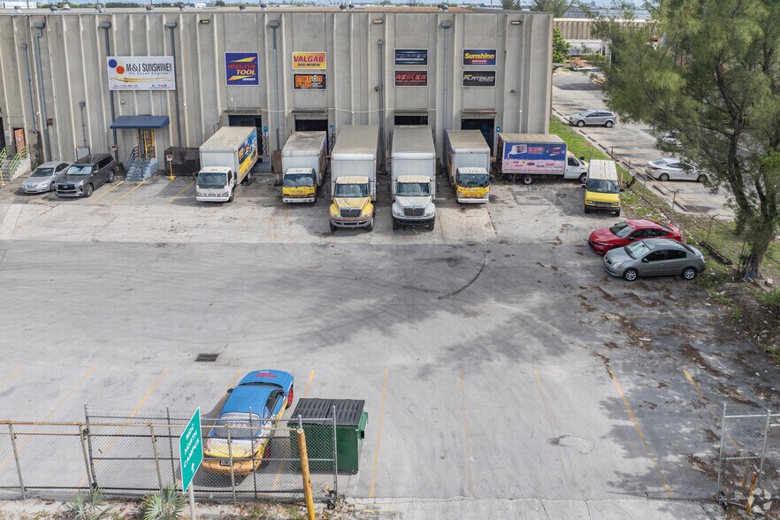More Photos Of 3200 NW 119th St, Miami Warehouse For Lease
