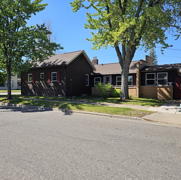 More Photos Of 504 S Pelham St, Rhinelander Freestanding For Sale