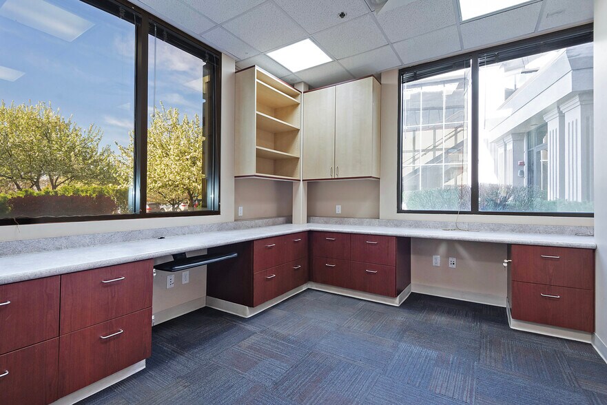 More Photos Of 320 W River Park Dr, Provo Medical For Sale