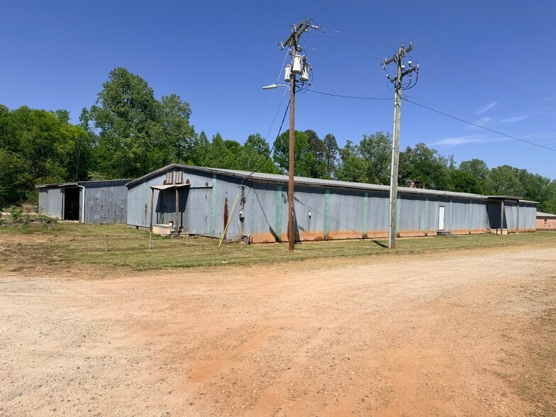 More Photos Of 2570 Needmore Rd, Woodleaf Warehouse For Sale