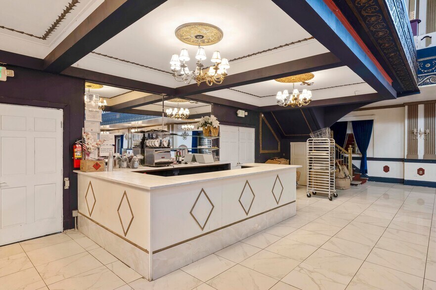 More Photos Of 5670 58th St, Flushing Specialty For Sale