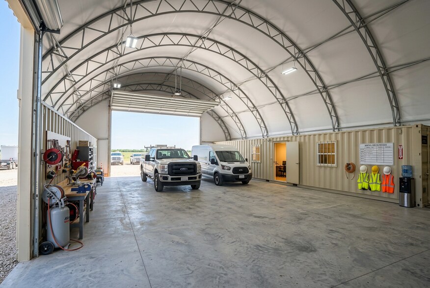 More Photos Of 17375 Gaffield Rd, Justin Warehouse For Lease