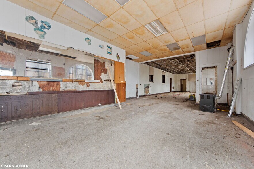 More Photos Of 4800 S Wood St, Chicago Storefront Retail Residential For Sale
