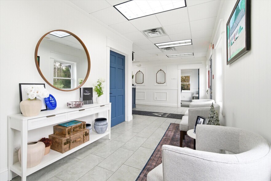 More Photos Of 8 Chestnut Dr, Bedford Office For Sale