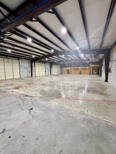 More Photos Of 60 County Road 9501 N, Brookland Warehouse For Lease