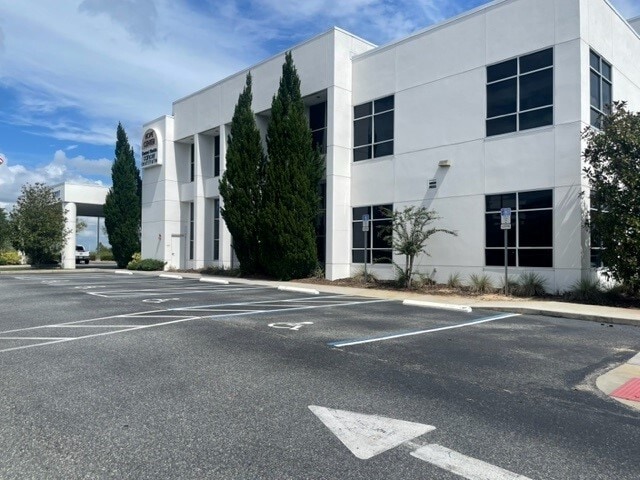 More Photos Of 40107 Highway 27, Davenport Medical For Lease