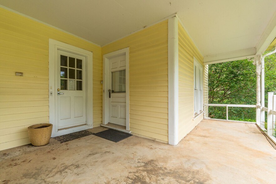 More Photos Of 117 E Salisbury St, Pittsboro Office For Sale