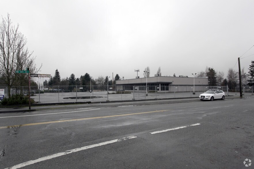 More Photos Of 16325 5th Ave NE, Shoreline Freestanding For Lease