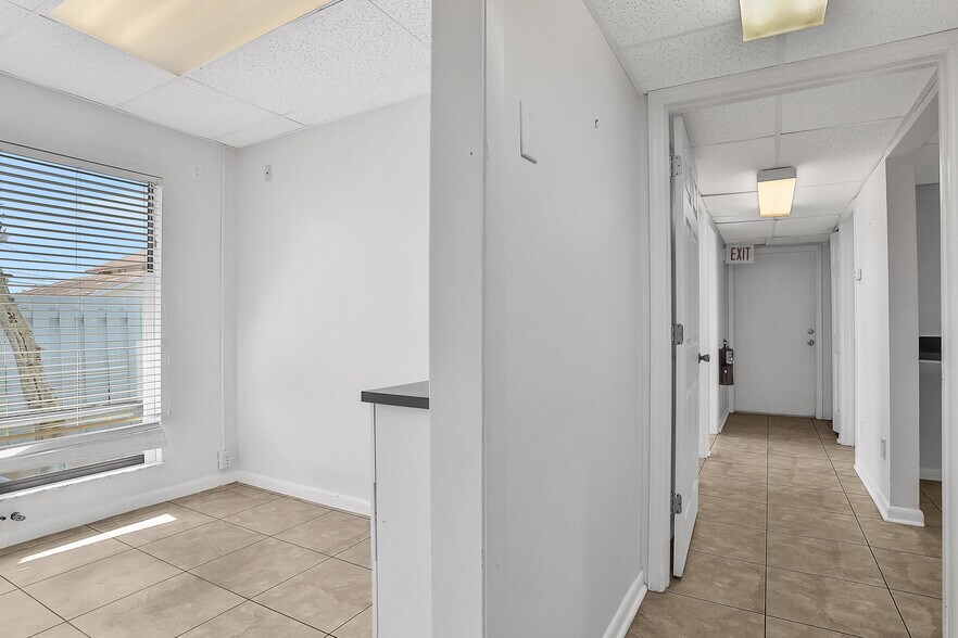 More Photos Of 162 Peninsula Dr S, Daytona Beach Medical For Sale