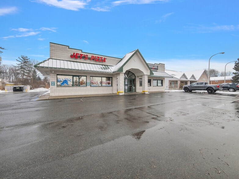 More Photos Of 825 Michigan Ave, Marysville Freestanding For Lease