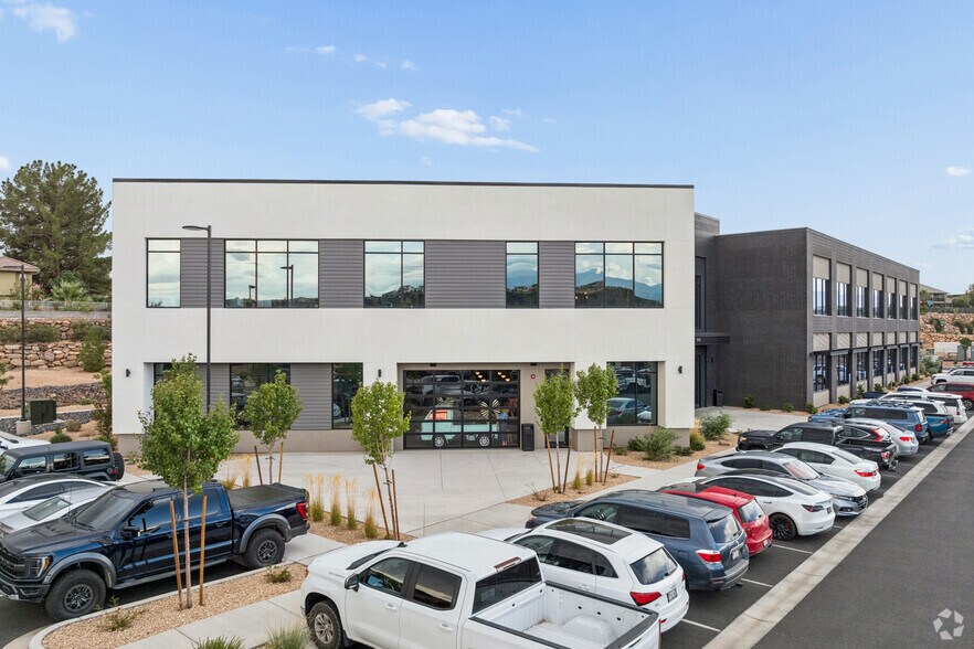 More Photos Of 1575 River Rd, St George Coworking Space