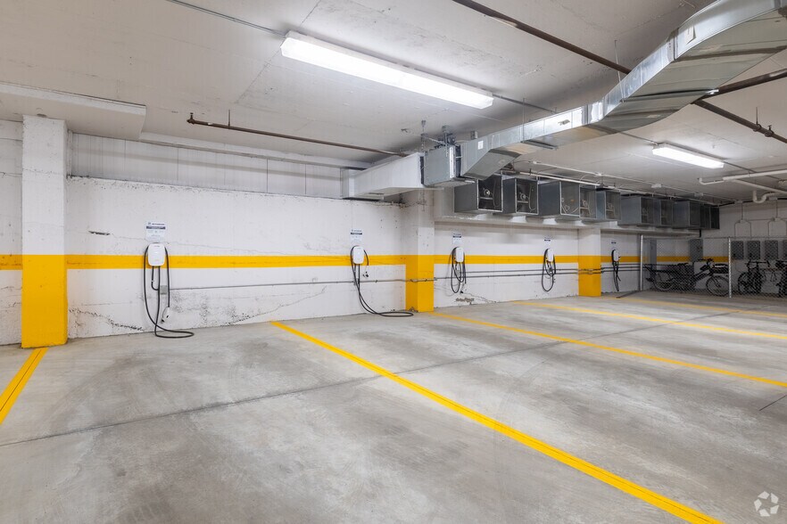 More Photos Of 7101 Av du Parc, Montréal Office For Lease