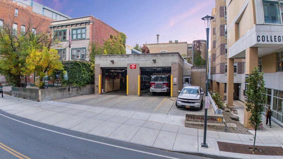 More Photos Of 309 College Ave, Ithaca Flex For Sale