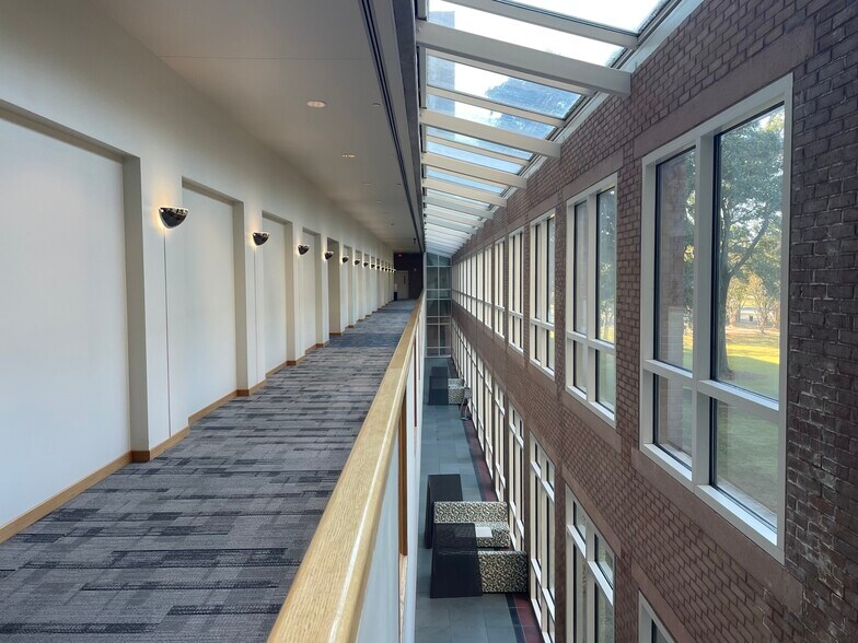 More Photos Of 1 Energy Pl, Pensacola Office For Lease