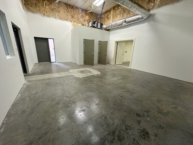 More Photos Of 5911 Echo Dr, Knoxville Warehouse For Lease