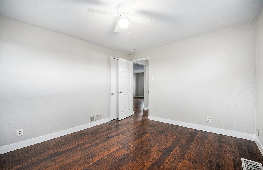 More Photos Of 1143 Akron St, Aurora Apartments For Sale