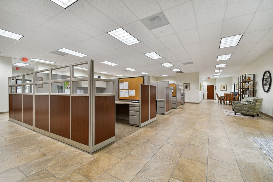 More Photos Of 8258 118th Ave N, Largo Medical For Sale