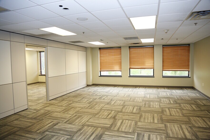 More Photos Of 215 Don Knotts Blvd, Morgantown Office For Lease