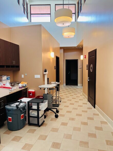 More Photos Of 2693 E Washington Blvd, Pasadena Medical For Lease