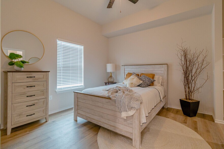 More Photos Of 167 Blue Bird Ln, Mineola Apartments For Sale