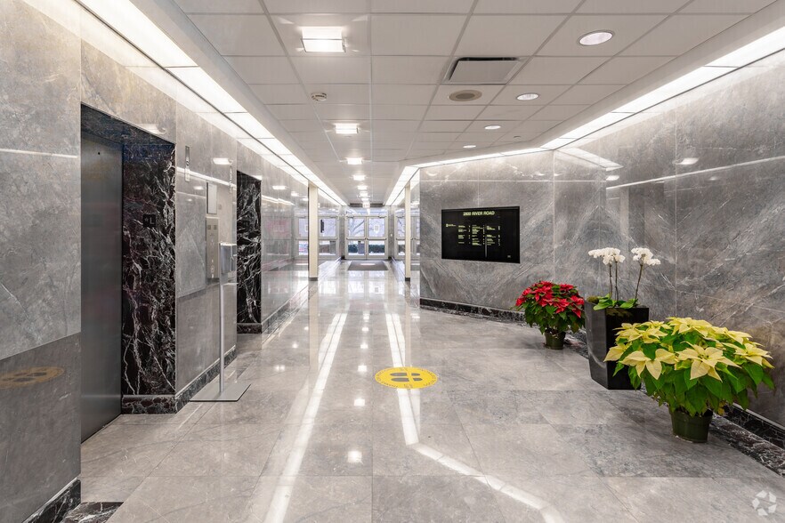 More Photos Of 2800 S River Rd, Des Plaines Office For Lease