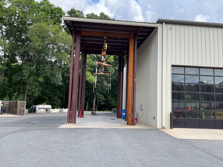 More Photos Of 804 Harmony Rd, Eatonton Showroom For Sale