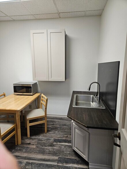 More Photos Of 5510 Skylane Blvd, Santa Rosa Office For Lease