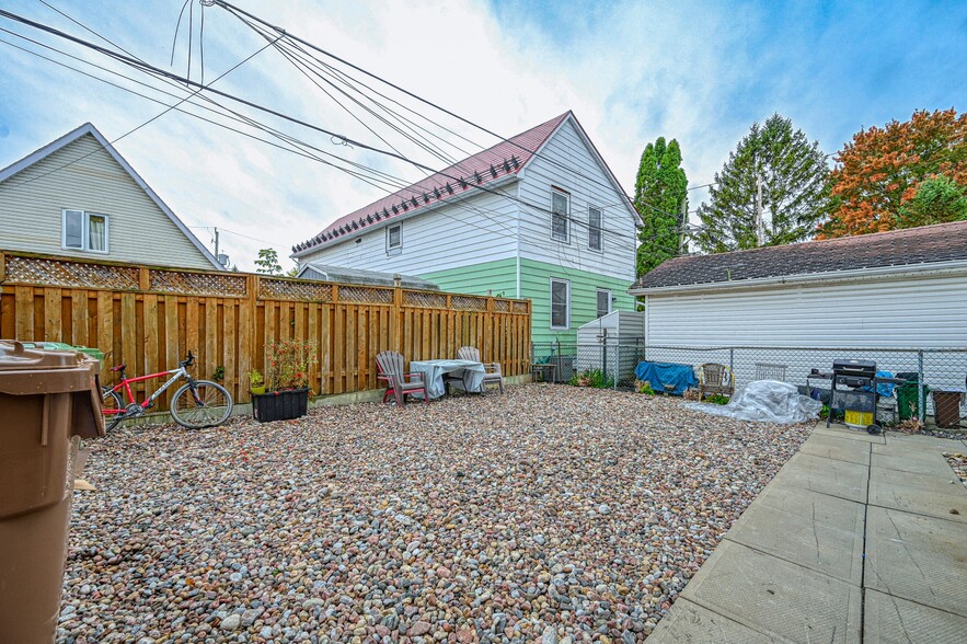 More Photos Of 156 Dagmar Av, Vanier Apartments For Sale